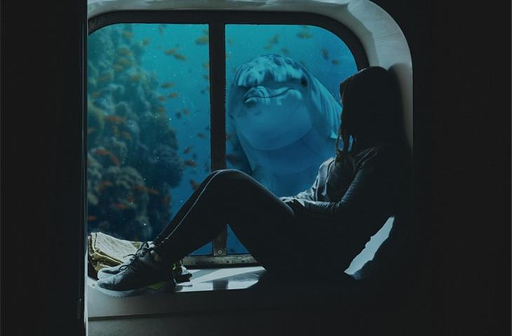 how long do submarines stay underwater