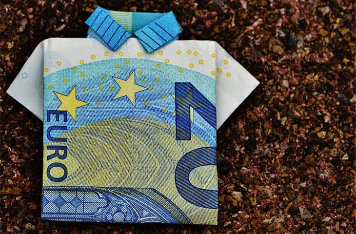 126 euro to usd
